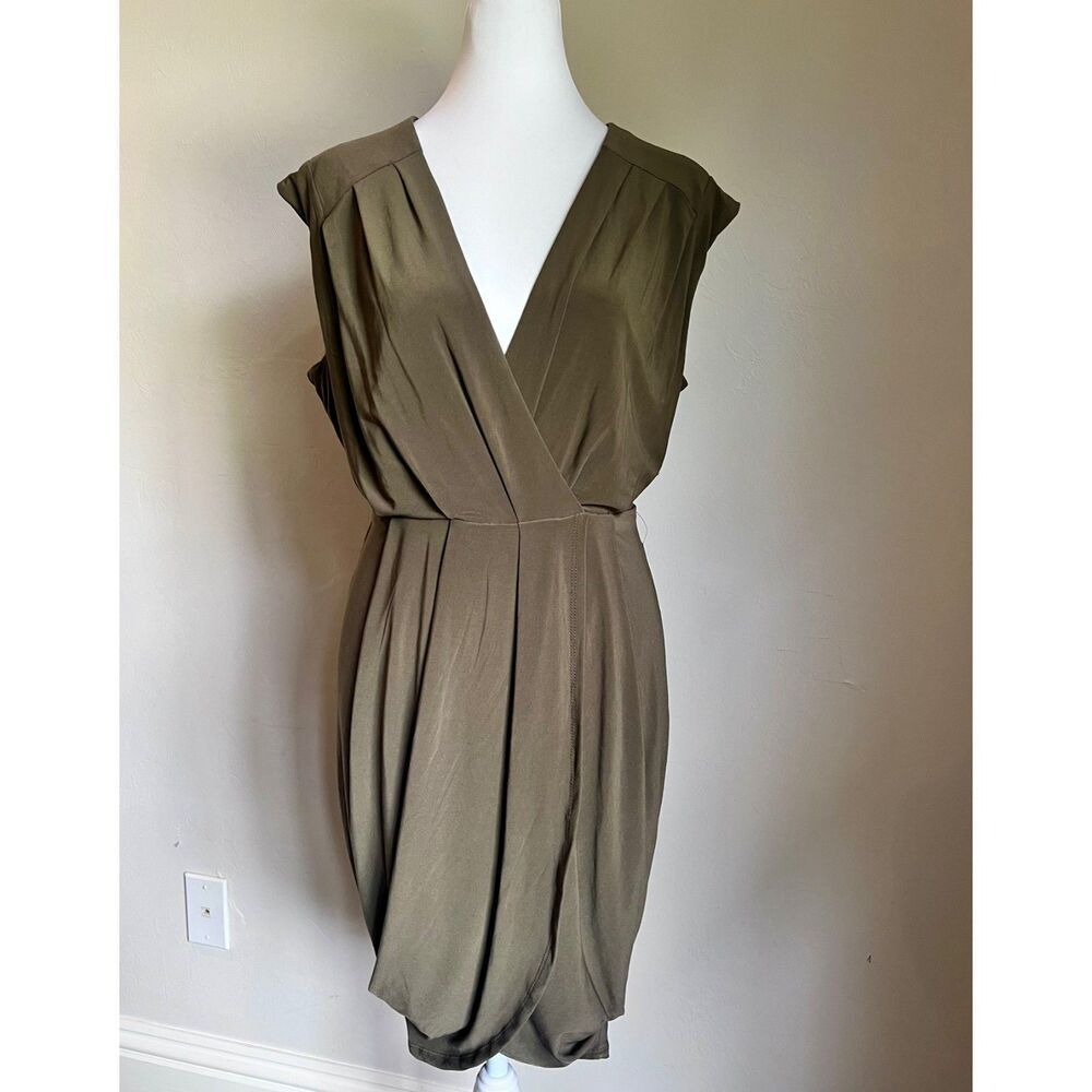 NWT Express V-neck faux wrap pleated mini sheath dress